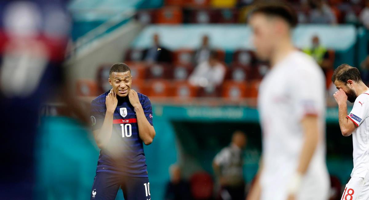 Kylian Mbappé erró último penal que eliminó a Francia de la Eurocopa 2021. Foto: EFE
