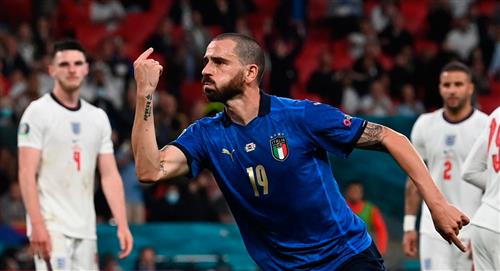 Bonucci marcó el empate para Italia