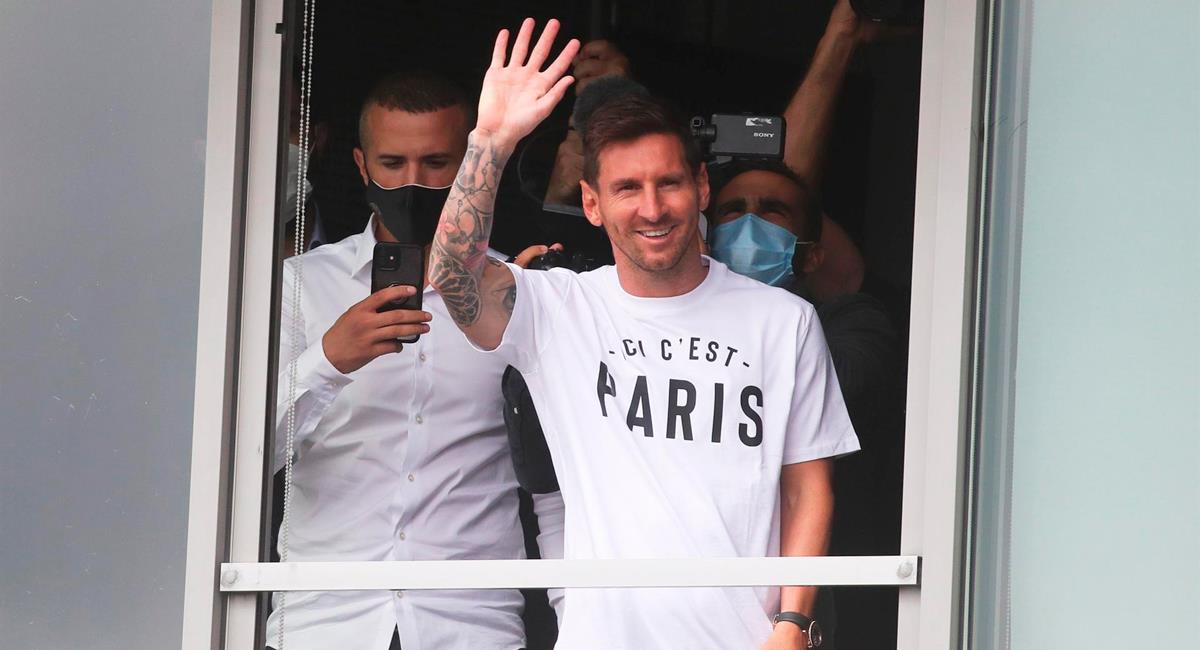 Lionel Messi causó descontrol en París con su llegada. Foto: EFE