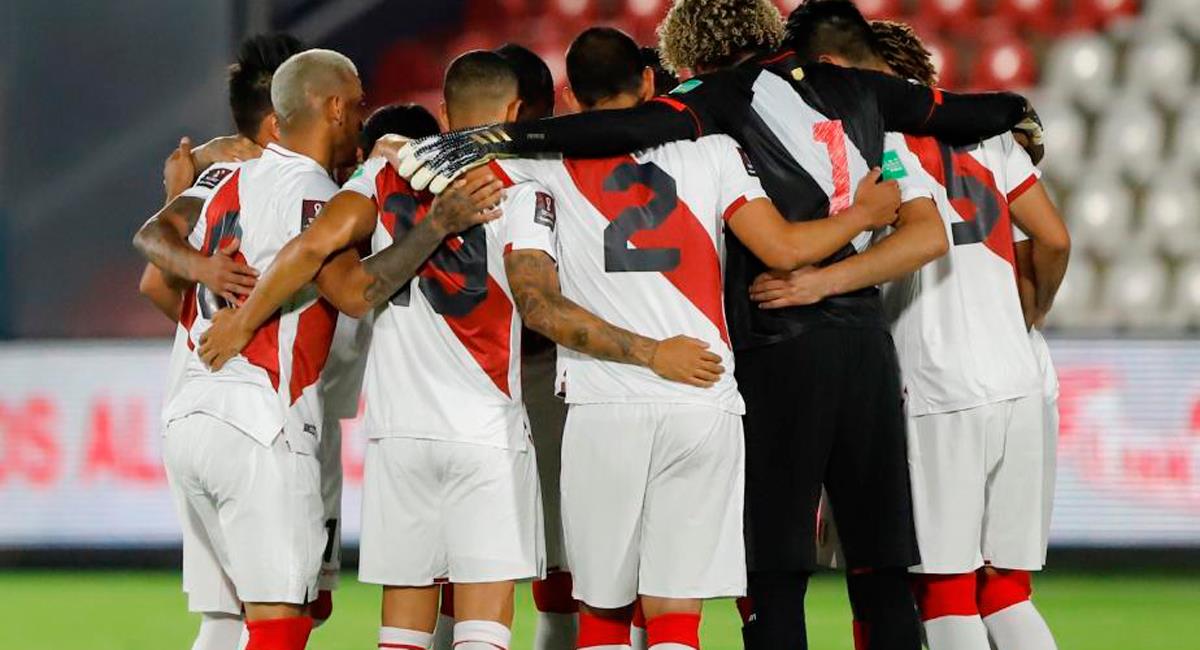 Selección Peruana sale por la victoria ante Uruguay. Foto: EFE