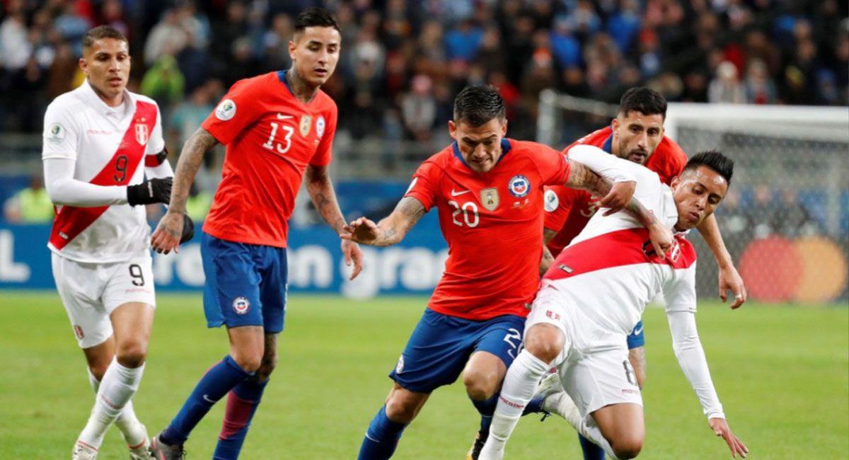 Perú y Chile chocarán en Lima por las Eliminatorias. Foto: EFE