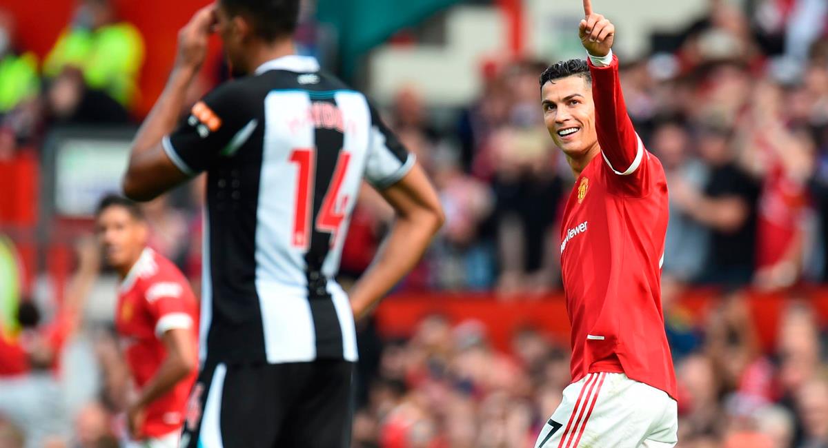 Cristiano Ronaldo anotó dos goles este sábado en su reestreno con Manchester United. Foto: EFE