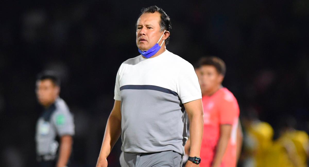Juan Reynoso quedó disconforme con la eliminación de Cruz Azul. Foto: EFE