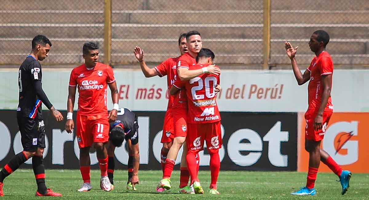 Kevin Sandoval fue la figura con dos goles para Cienciano. Foto: FPF