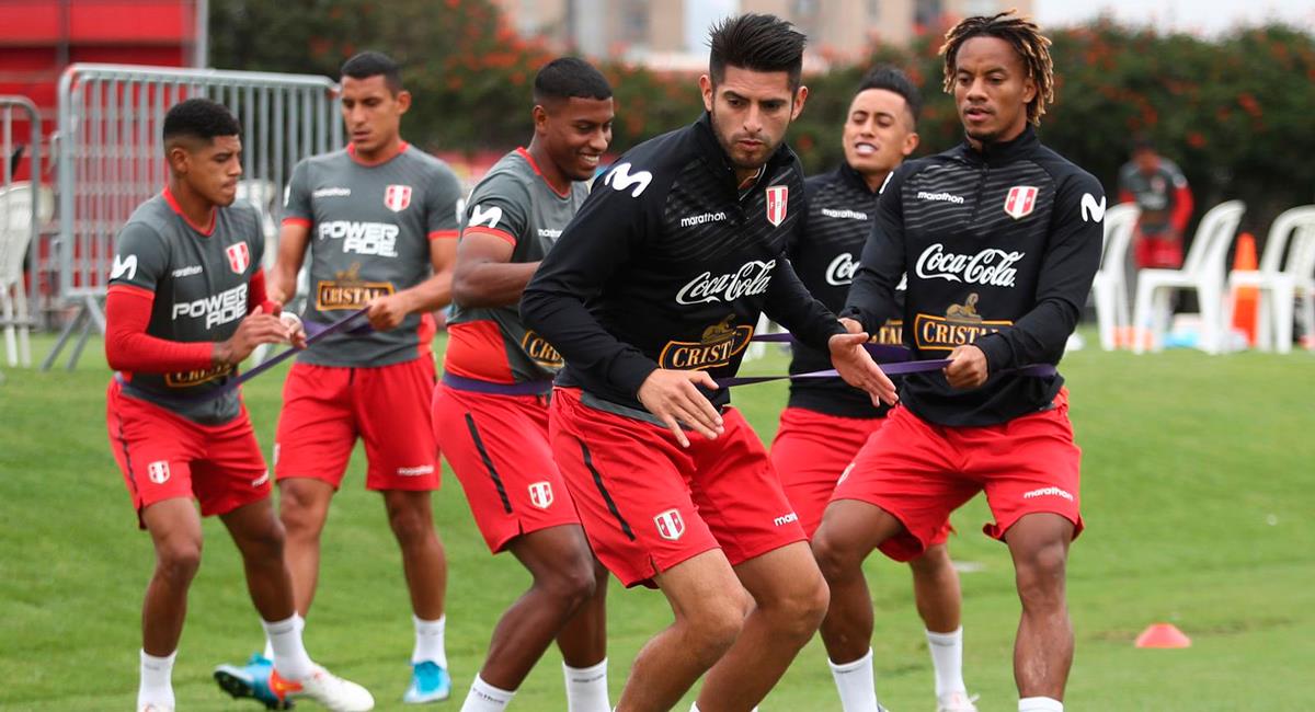 Perú entrenó con 23 futbolistas en Videna este lunes. Foto: FPF