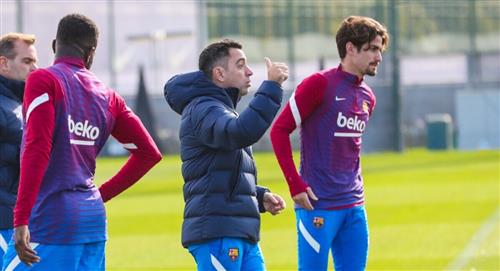Xavi dirigió su primer entrenamiento en Barcelona