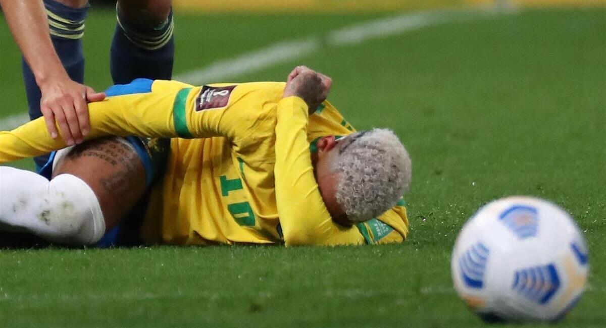 Neymar se perderá el clásico. Foto: EFE