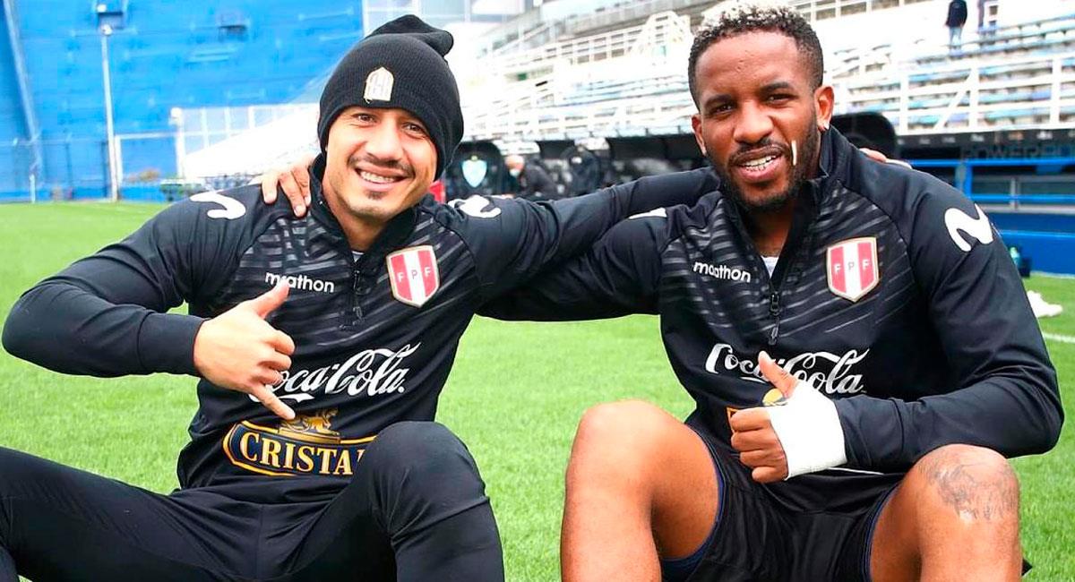 Farfán y Lapadula en un entrenamiento con la Selección Peruana. Foto: Twitter