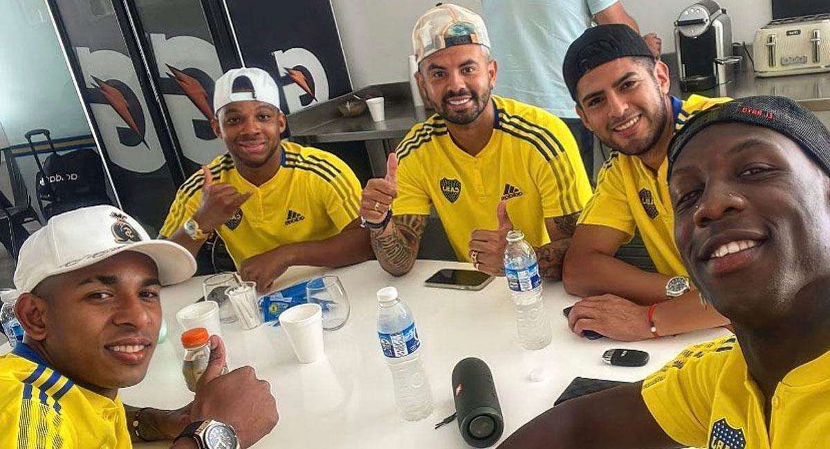 Los peruanos viajaron rumbo a Arabia Saudita para enfrentar a Barcelona. Foto: Instagram Luis Advíncula