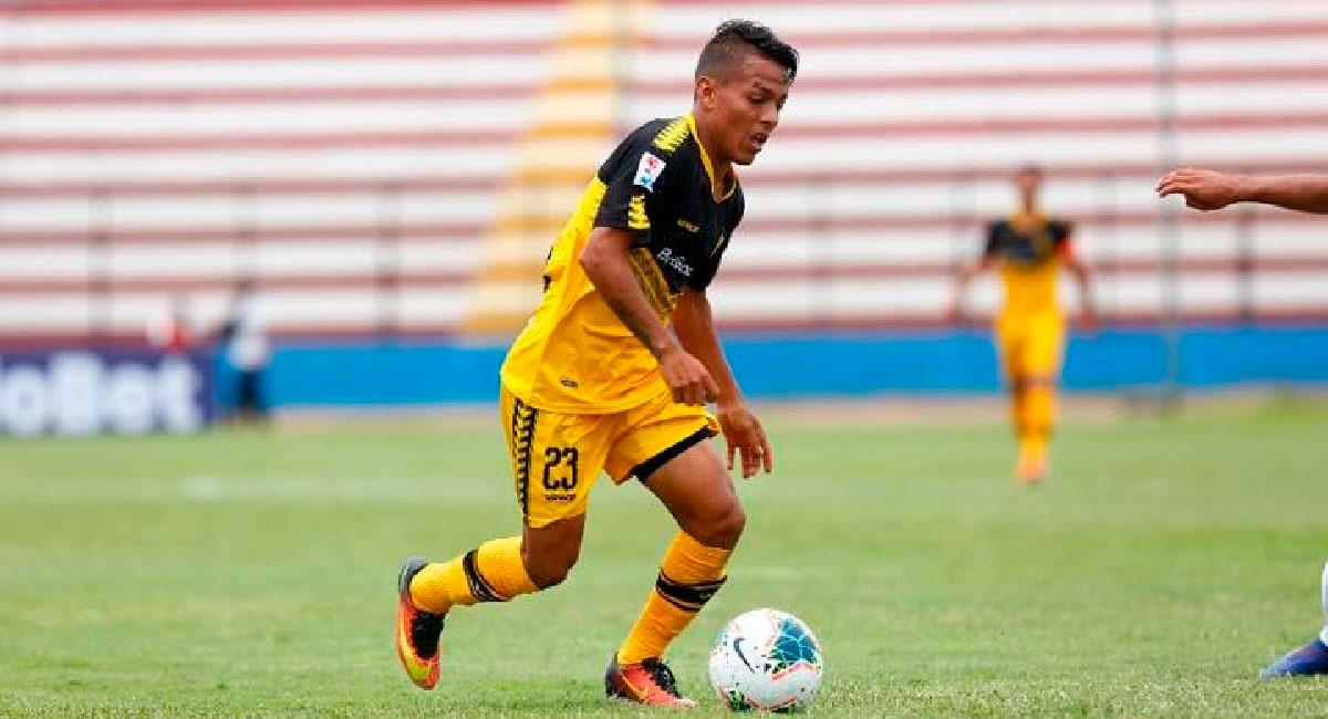 Rengifo jugó en Cusco FC el 2021 y podría llegar a Pumas. Foto: FPF