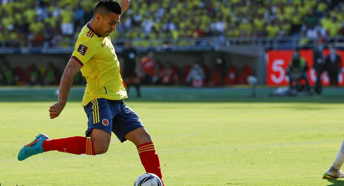 Radamel Falcao aplaudió al hincha peruano tras triunfo ante Colombia. Foto: EFE