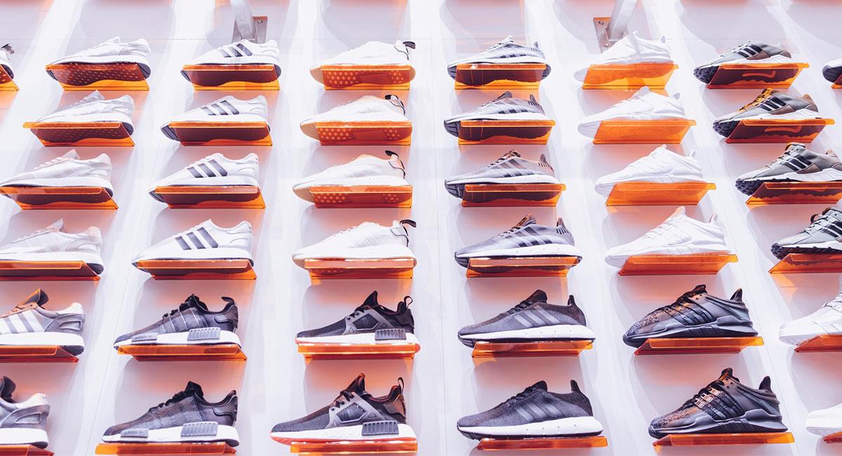 Aprovecha el Cyber Wow para comprarte una zapatilla Adidas. Foto: Difusión.