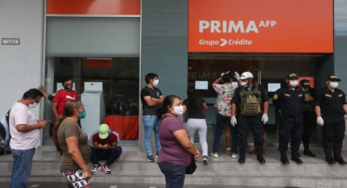 Peruanos aguardan un nuevo retiro en sus fondos de AFP. Foto: Andina