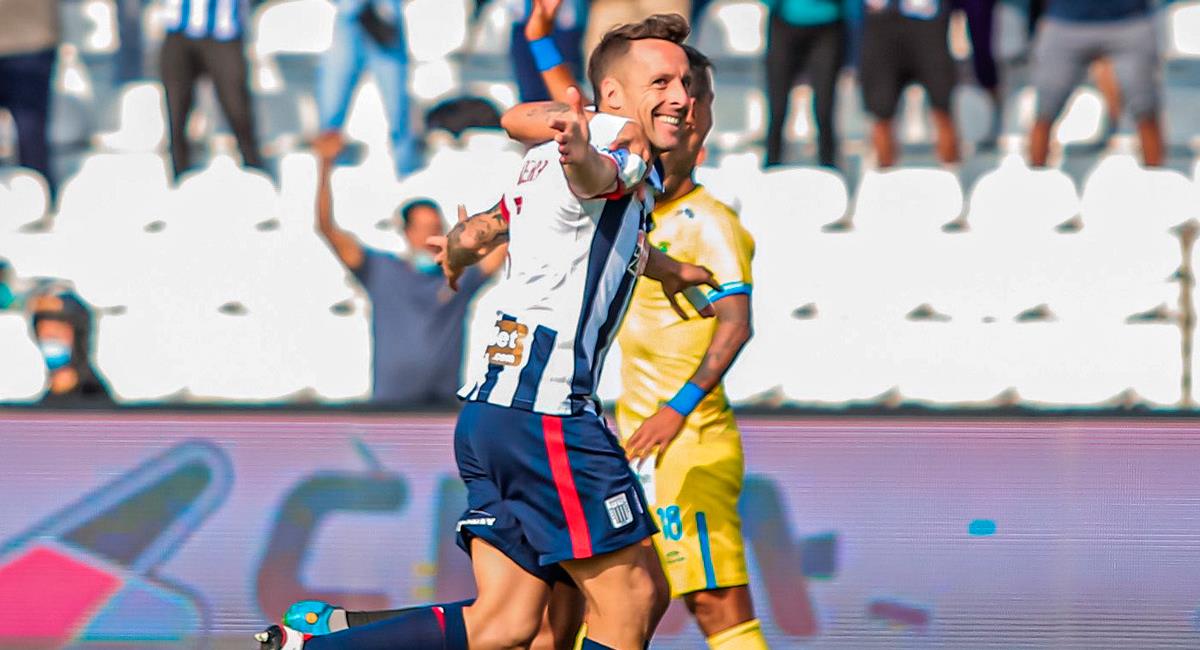 Pablo Lavandeira marcó un 'doblete' para Alianza Lima. Foto: Twitter @ClubALoficial