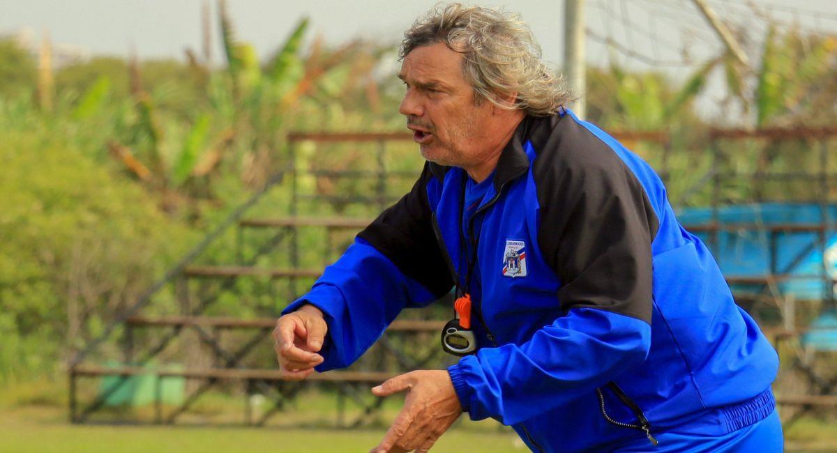 Mario Saralegui, entrenador de Mannucci. Foto: Facebook Club Carlos Mannucci