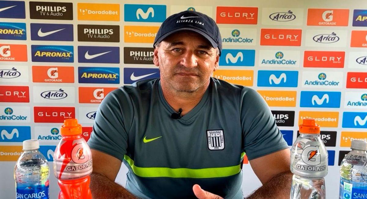 Carlos Bustos, entrenador de Alianza Lima. Foto: Captura