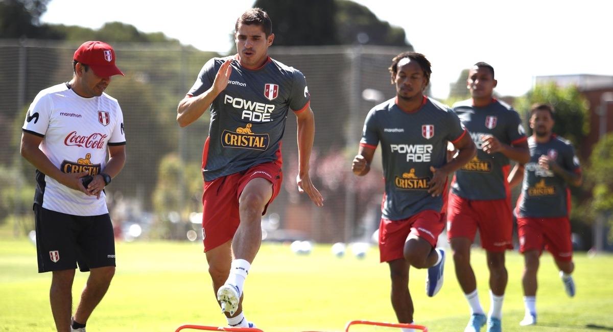 Perú entrena en Barcelona. Foto: FPF