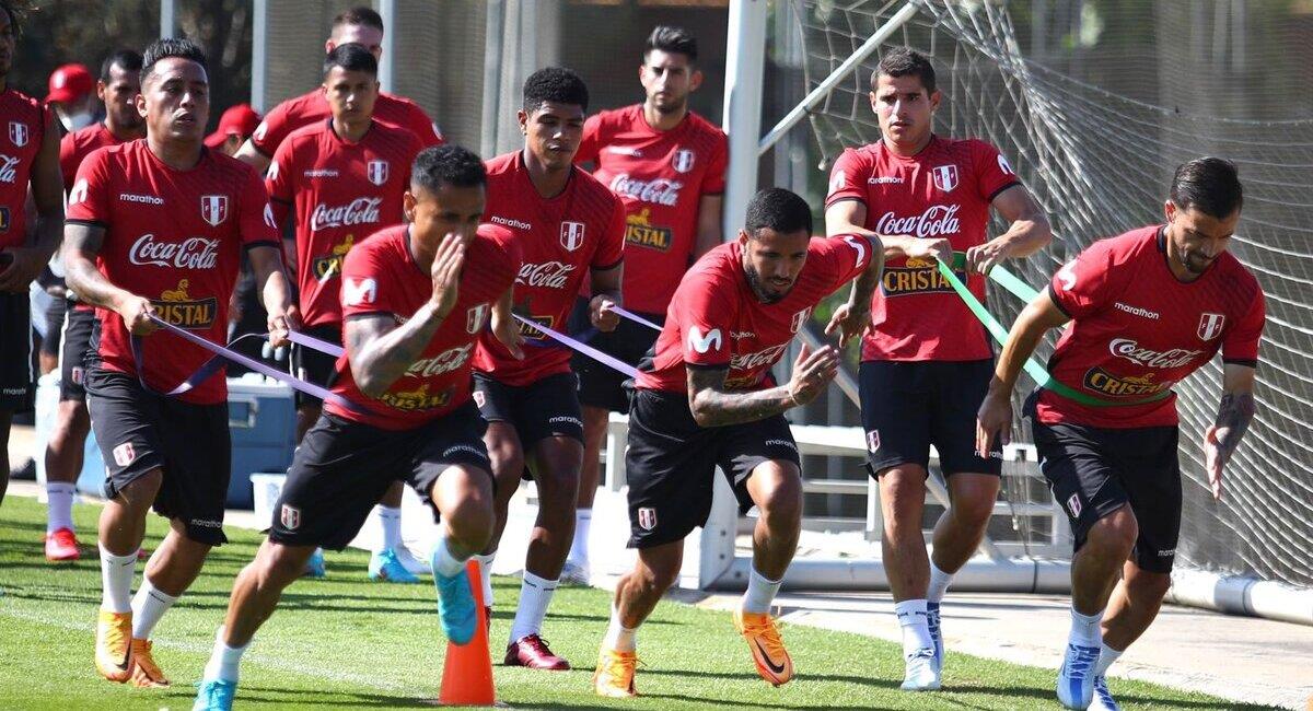 Perú sumó un nuevo día de entrenamiento en Barcelona. Foto: FPF
