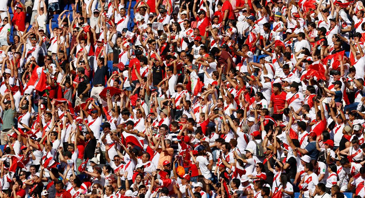 Hinchas peruanos podrán asistir a ver el partido en pantalla gigante. Foto: EFE