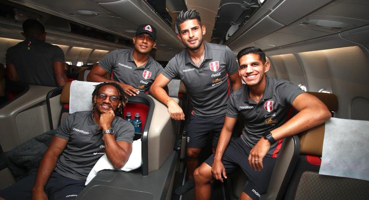 Los jugadores nacionales rumbo a Qatar. Foto: Twitter Selección Peruana