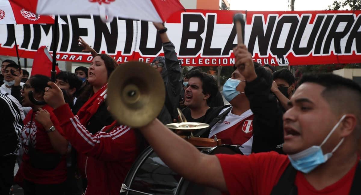 Hinchas podrán vivir las emociones del Perú vs Australia. Foto: EFE