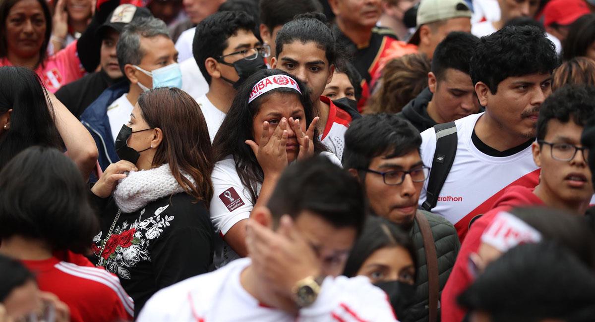 Lima se mostró desolada tras la derrota de Perú ante Australia. Foto: EFE
