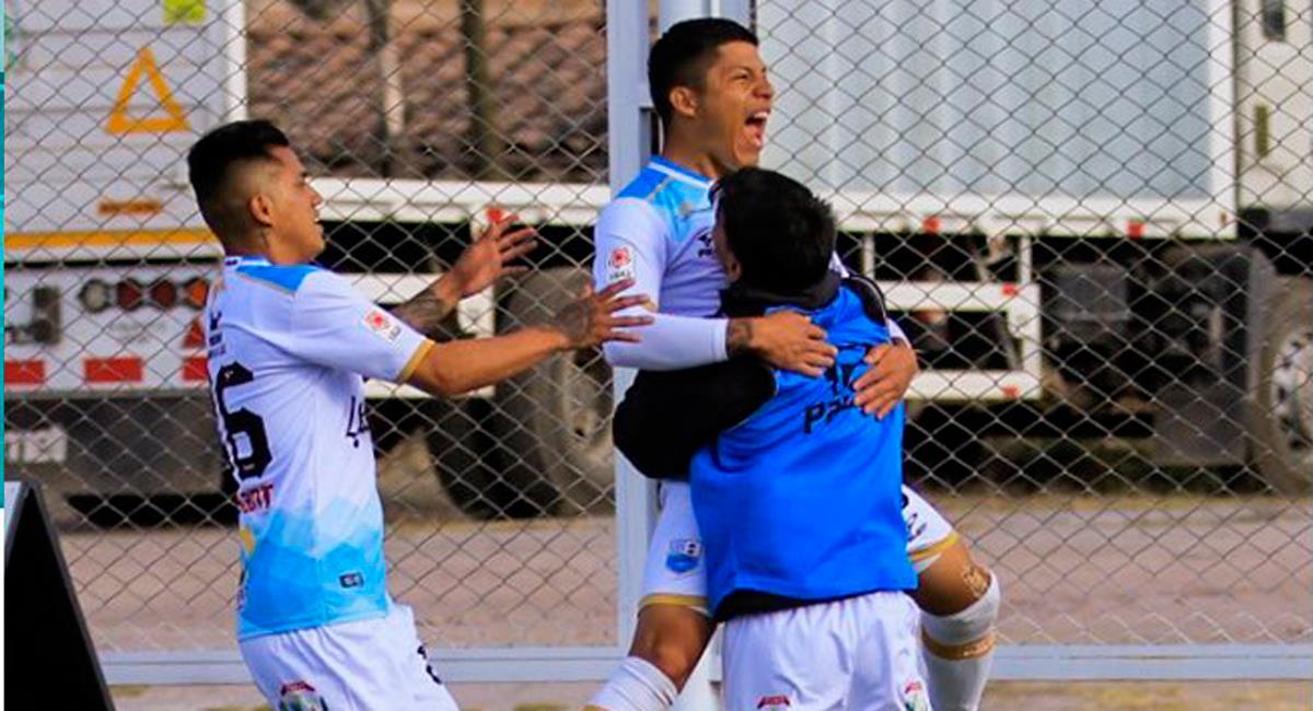 Deportivo Llacuabamba celebró en casa. Foto: Twitter @clubllacuabamba