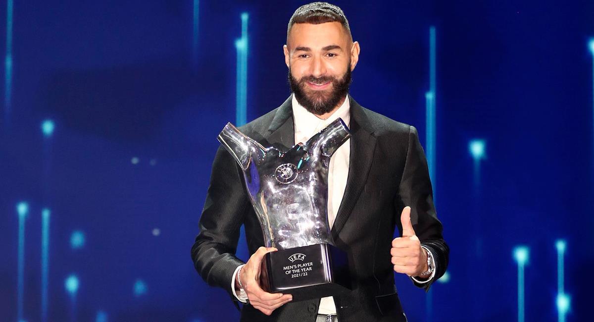 Karim Benzema fue premiado por la UEFA. Foto: EFE