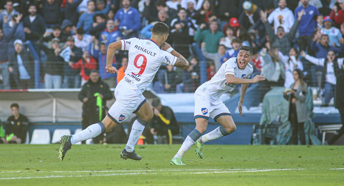 Luis Suárez marcó un golazo este domingo. Foto: EFE