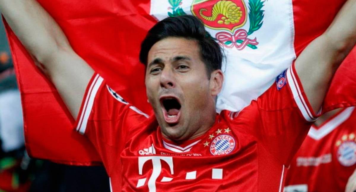 Claudio Pizarro consiguió una serie de títulos con Bayern Múnich. Foto: Twitter