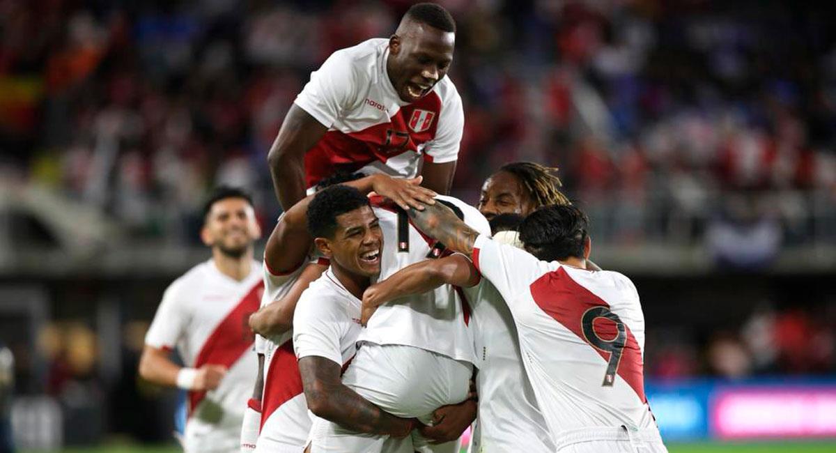 Perú goleó a El Salvador en los Estados Unidos. Foto: FPF