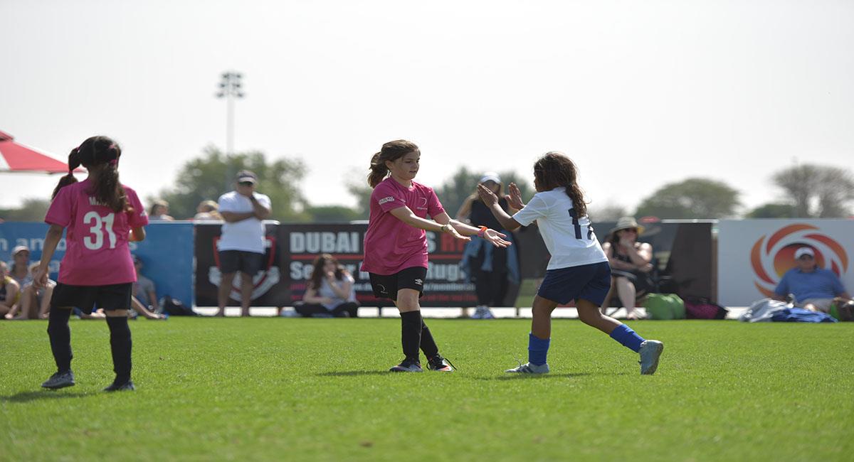 Practicar el fútbol desde la niñez. Foto: Unsplash