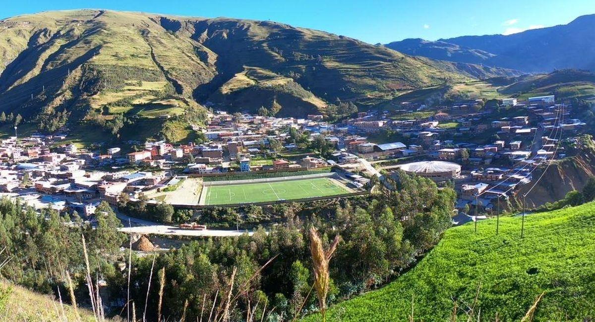 Estadio Comunal de Llacuabamba. Foto: Facebook Comunidad Campesina de Llacuabamba