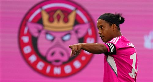 Ronaldinho se volvió a vestir de corto en la Kings League