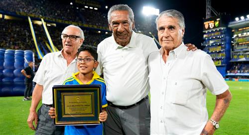 Julio Meléndez recibió homenaje por parte de Boca Juniors