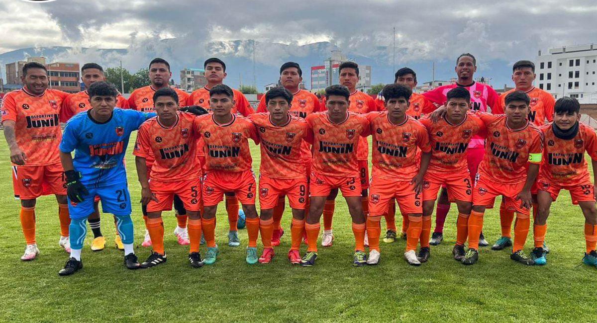 Formación del Deportivo Junín. Foto: Facebook Mundo Deportivo Junín