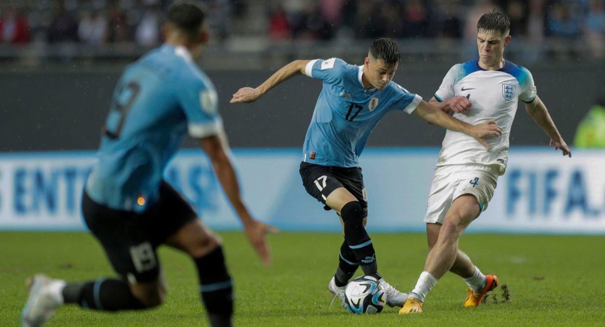 Uruguay perdió con Inglaterra y buscará su clasificación a octavos en la última fecha de la fase de grupos. Foto: EFE