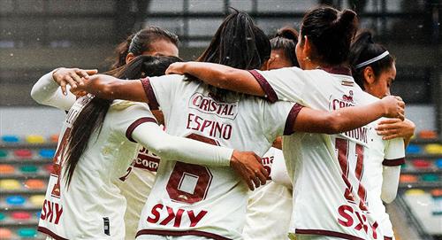 Universitario golea y mantiene la cima de la Liga Femenina