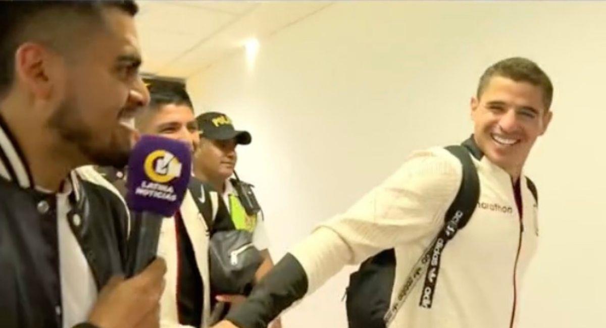 Aldo Corzo bromeó con reportero de Latina. Foto: Captura