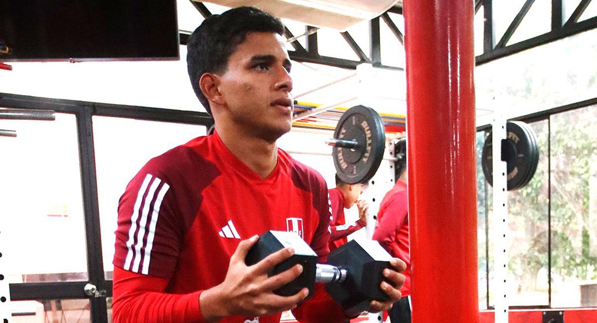Jhilmar Lora entrena con la Selección Peruana. Foto: FPF