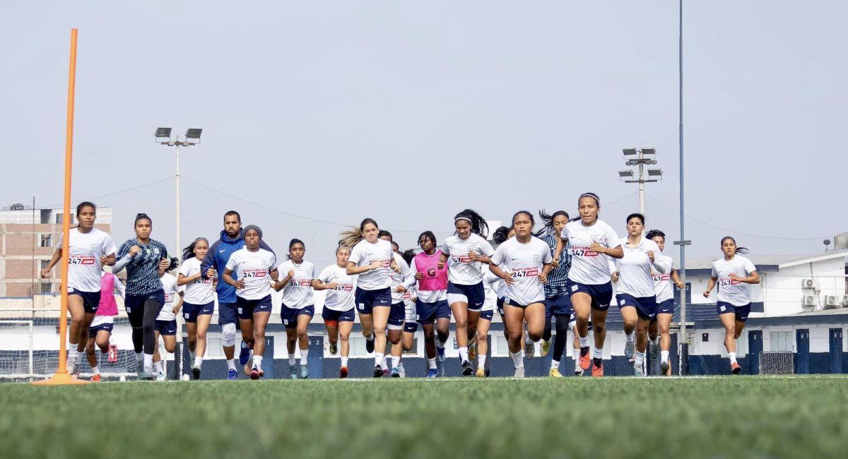 Entrenamientos del equipo femenino de Alianza Lima. Foto: Facebook Club Alianza Lima