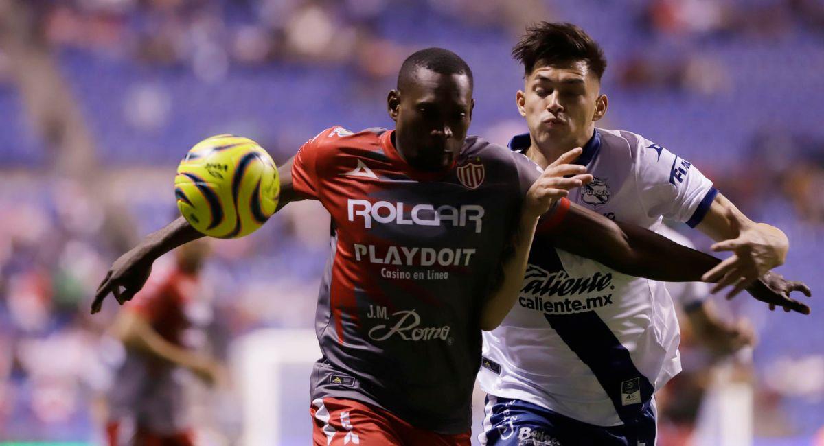 Santiago Ormeño no pudo debutar con camiseta de Puebla. Foto: EFE